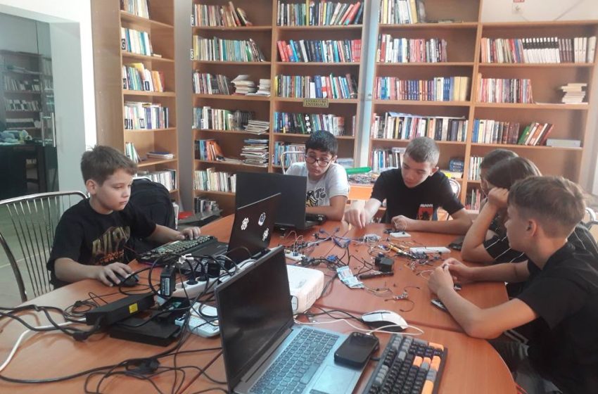 Clubul de robotică ,,SMART Kids CLUB” din Țicleni, la Târgul Național de Știință 2025